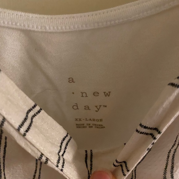 New Day XXLarge top great condition - Picture 5 of 6